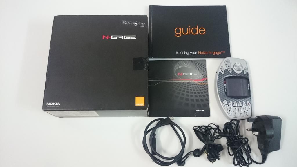 Một số máy nokia ,ericsson ,motorola new có cũ có , fullbox new cũng có - 2