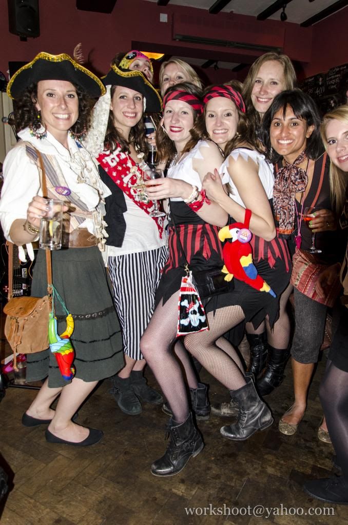Growler Photos - The crowd at The Mulberry Tree, Ipswich