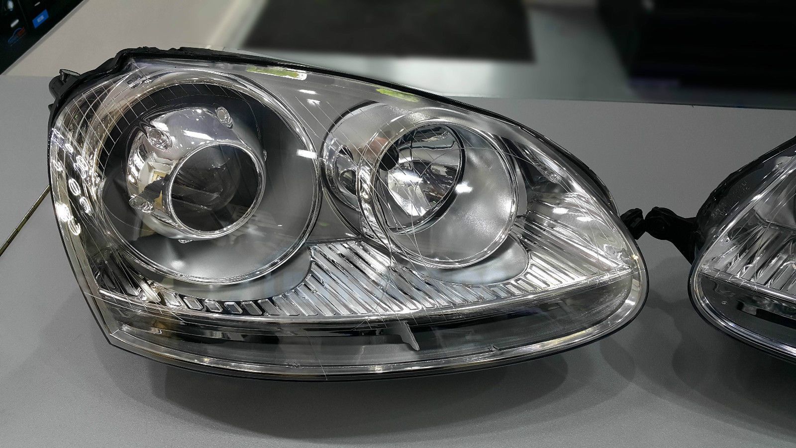 VW Golf MK5 20032009 Bi Xenon R32 Gti Projector Head Lights headlamp